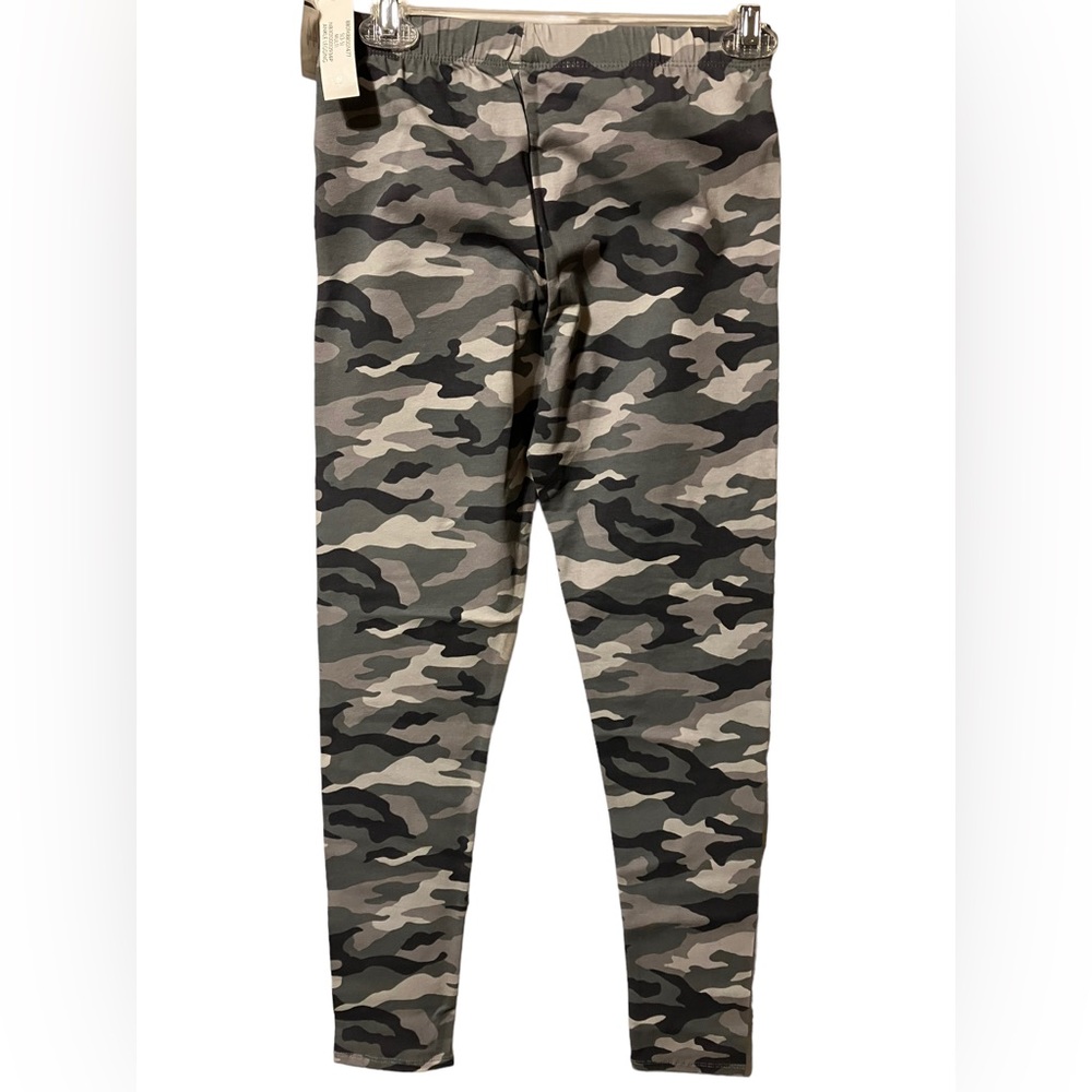 NWT woman’s light green/grey camouflage ankle leggings